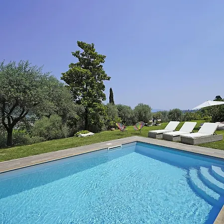 Villa Tenuta La Pineta 10 Sleeps *