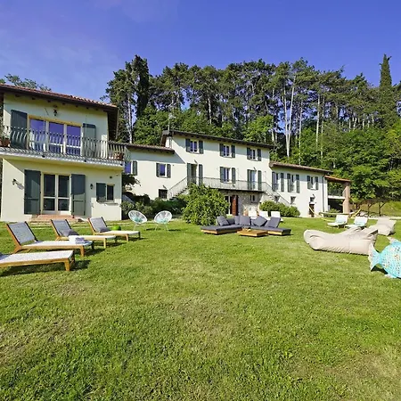Villa Tenuta La Pineta 10 Sleeps Salo