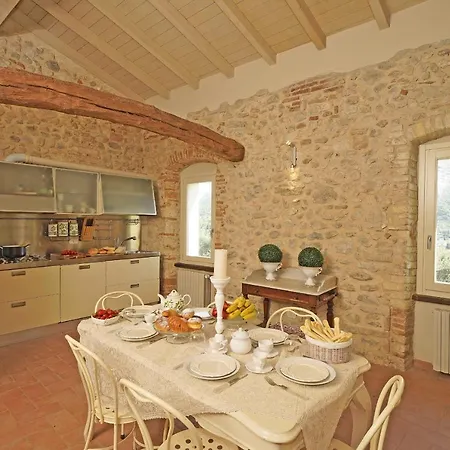 Villa Tenuta La Pineta 10 Sleeps