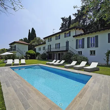 Tenuta La Pineta 10 Sleeps Salo