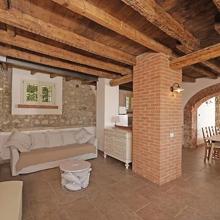 Tenuta La Pineta 10 Sleeps