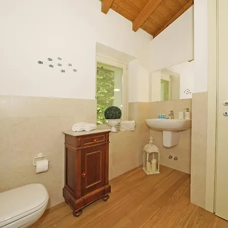 Tenuta La Pineta 10 Sleeps Villa Salo