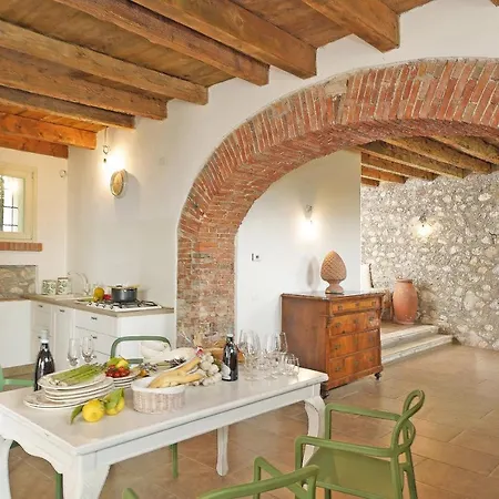 Villa Tenuta La Pineta 10 Sleeps *
