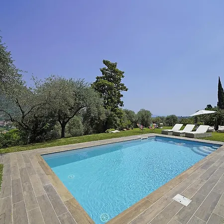 Villa Tenuta La Pineta 10 Sleeps Salo
